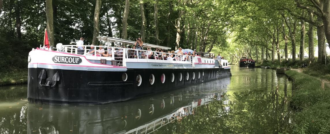 La péniche Surcouf sur le Canal du midi