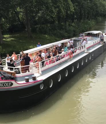 Vue aérienne de la péniche Surcouf